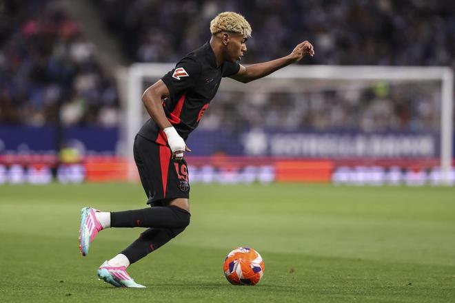 弗莱肯：曼城的阵容确实令人意外；我们配得上这三分