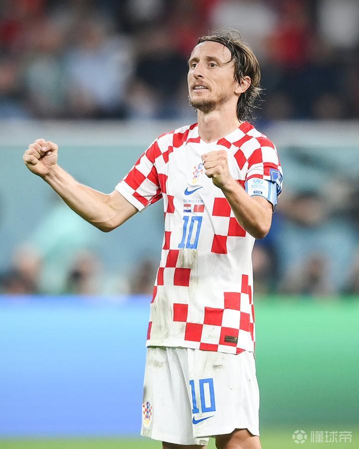 西班牙人0-2巴塞罗那：巴萨末段爆发锁定胜局，领先皇马多达7分