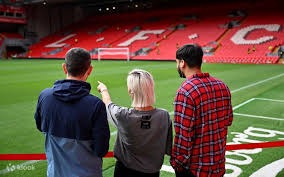 中场核心连续送出致命直塞